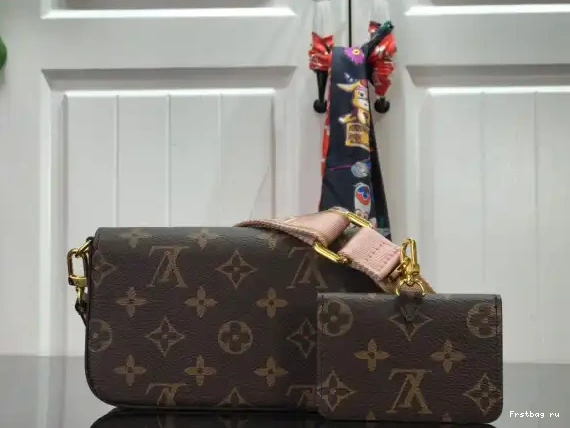 Frstbag ru VUITTON GO & LOUIS FELICIE STRAP 0530